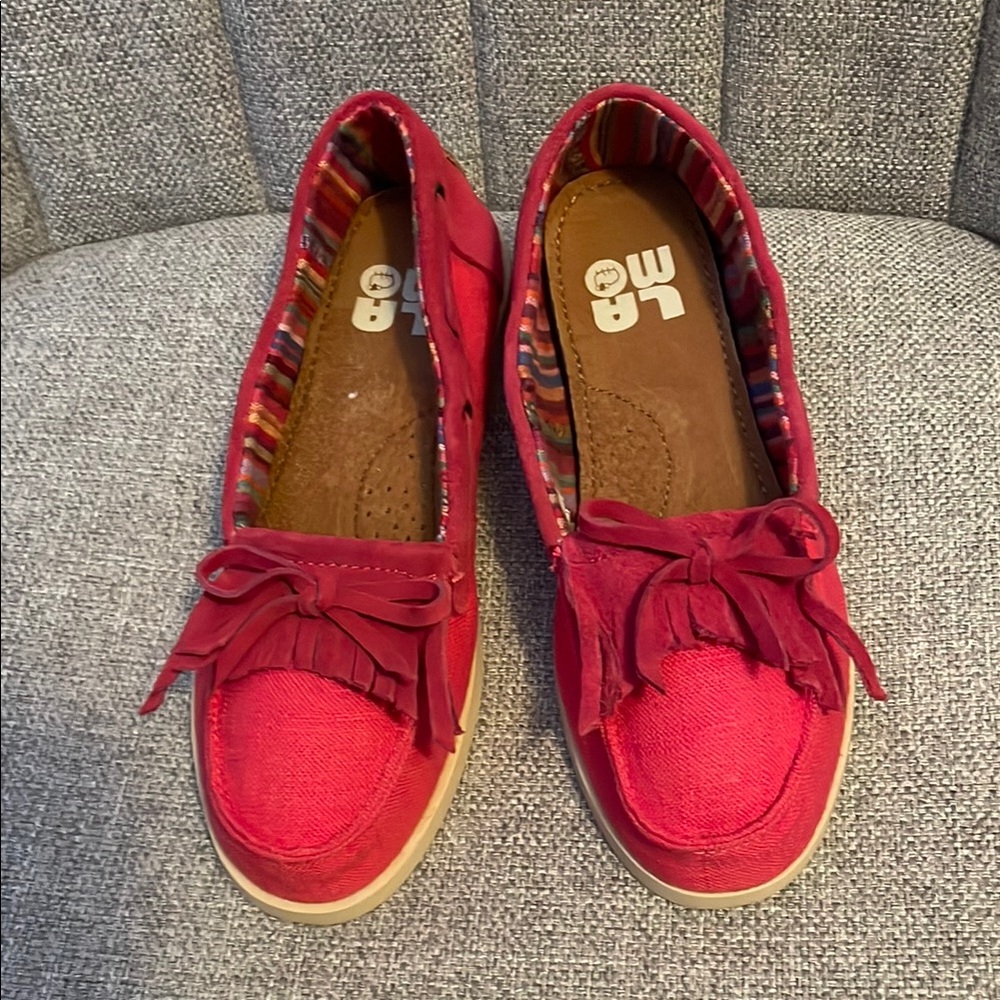 Lamo Women's Fuchsia Moccasins